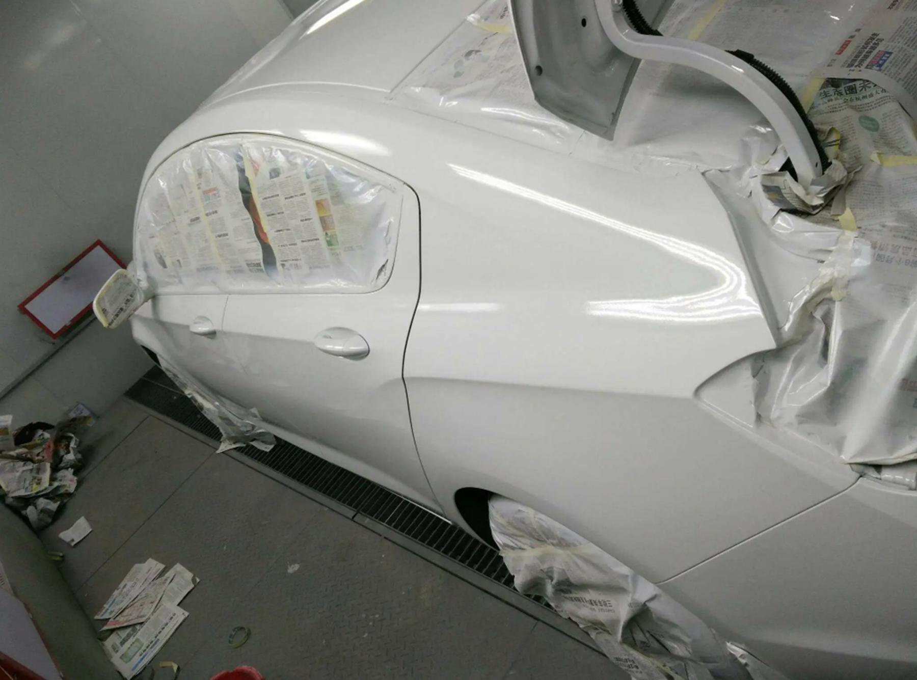 车剐蹭去4s店好还是去修理厂,质保期内小剐蹭去4s店还是修理厂