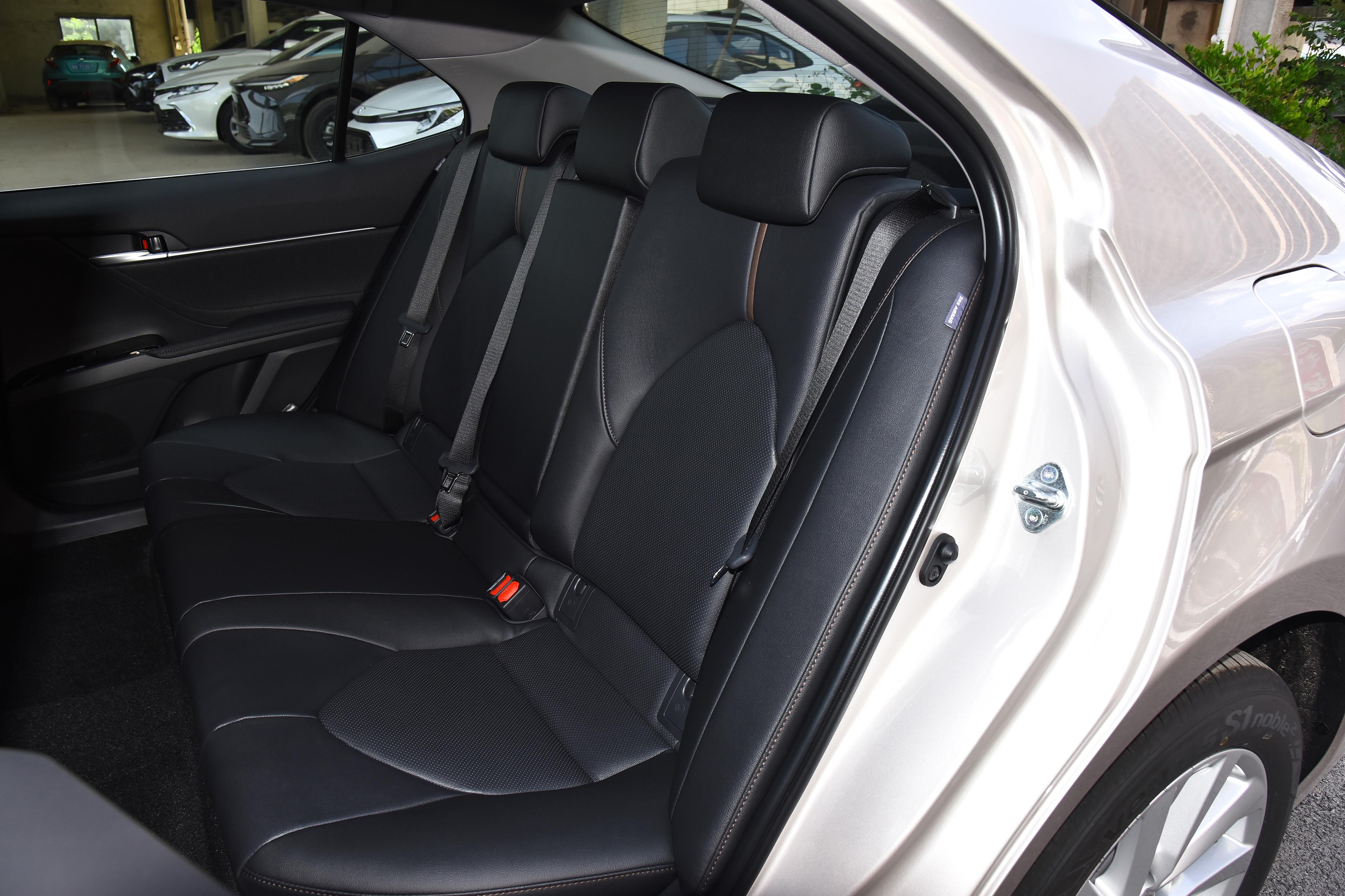 丰田凯美瑞2020款2.0豪华版价格,丰田凯美瑞2.0cvt动力够用吗