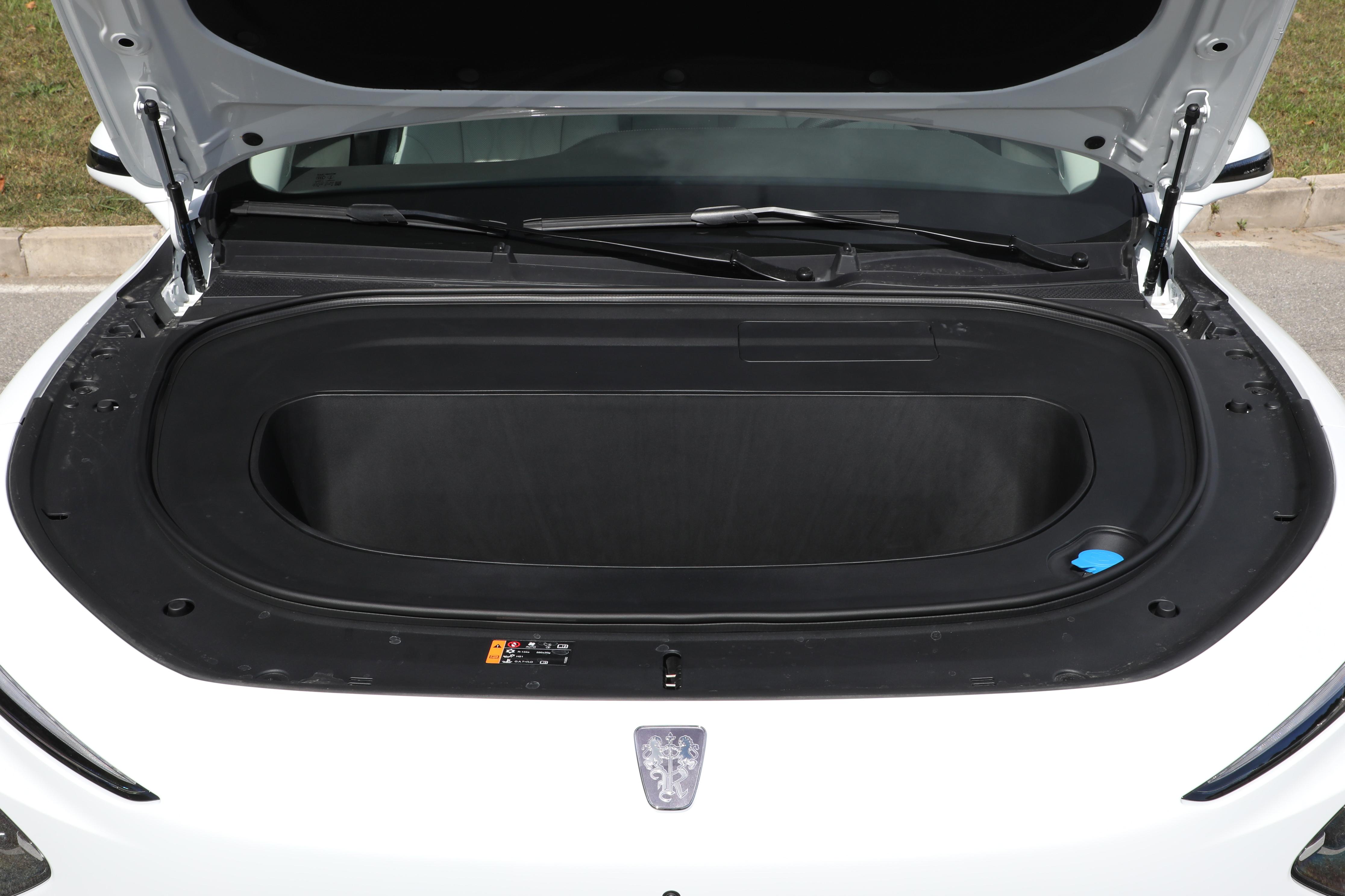 荣威d7dmh驭光蓝和刀锋银对比,插电版荣威d7值得选吗