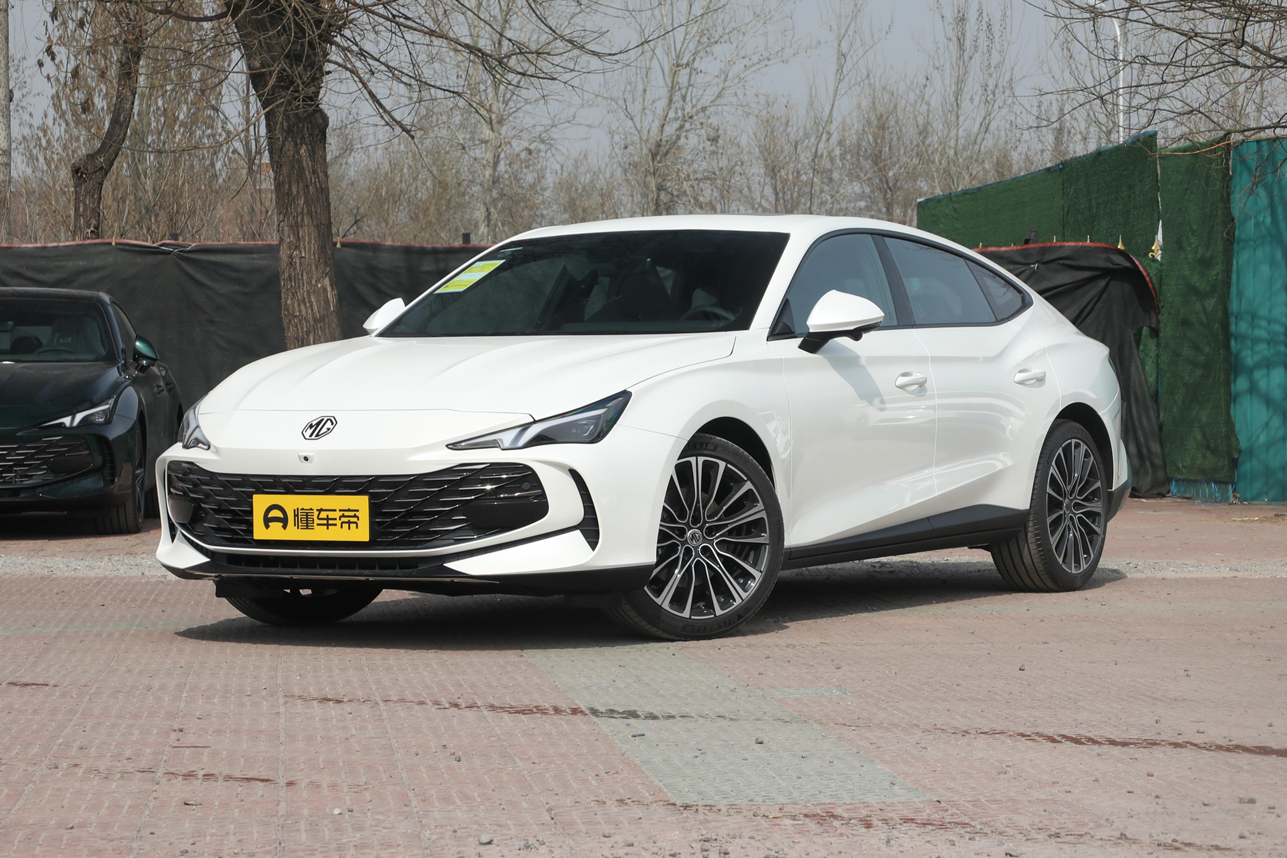 15万左右掀背式轿车有哪些,车子是买朗逸好还是奔腾b70好