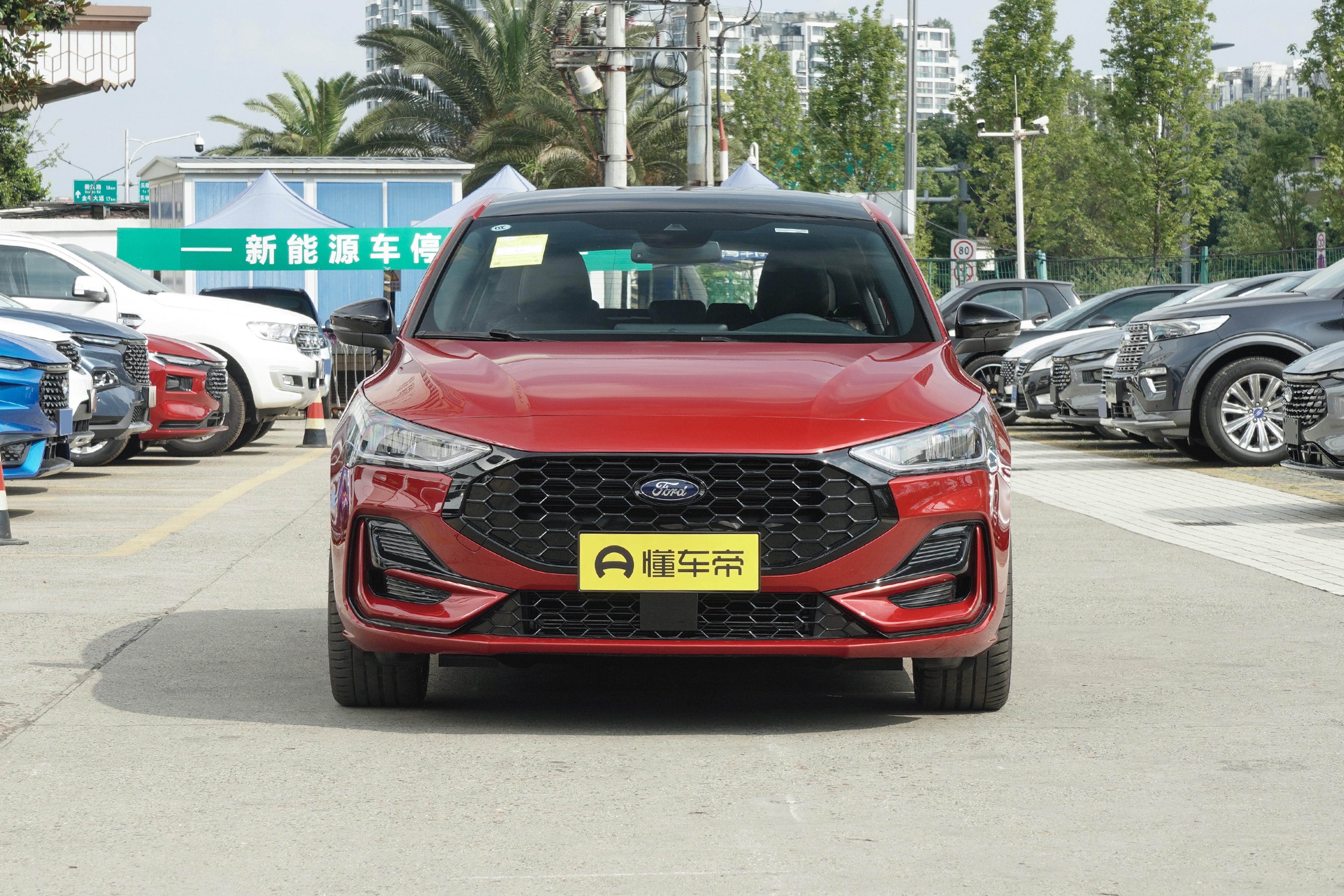 经典福特福克斯两厢小钢炮实测,福特福克斯两厢新款测评