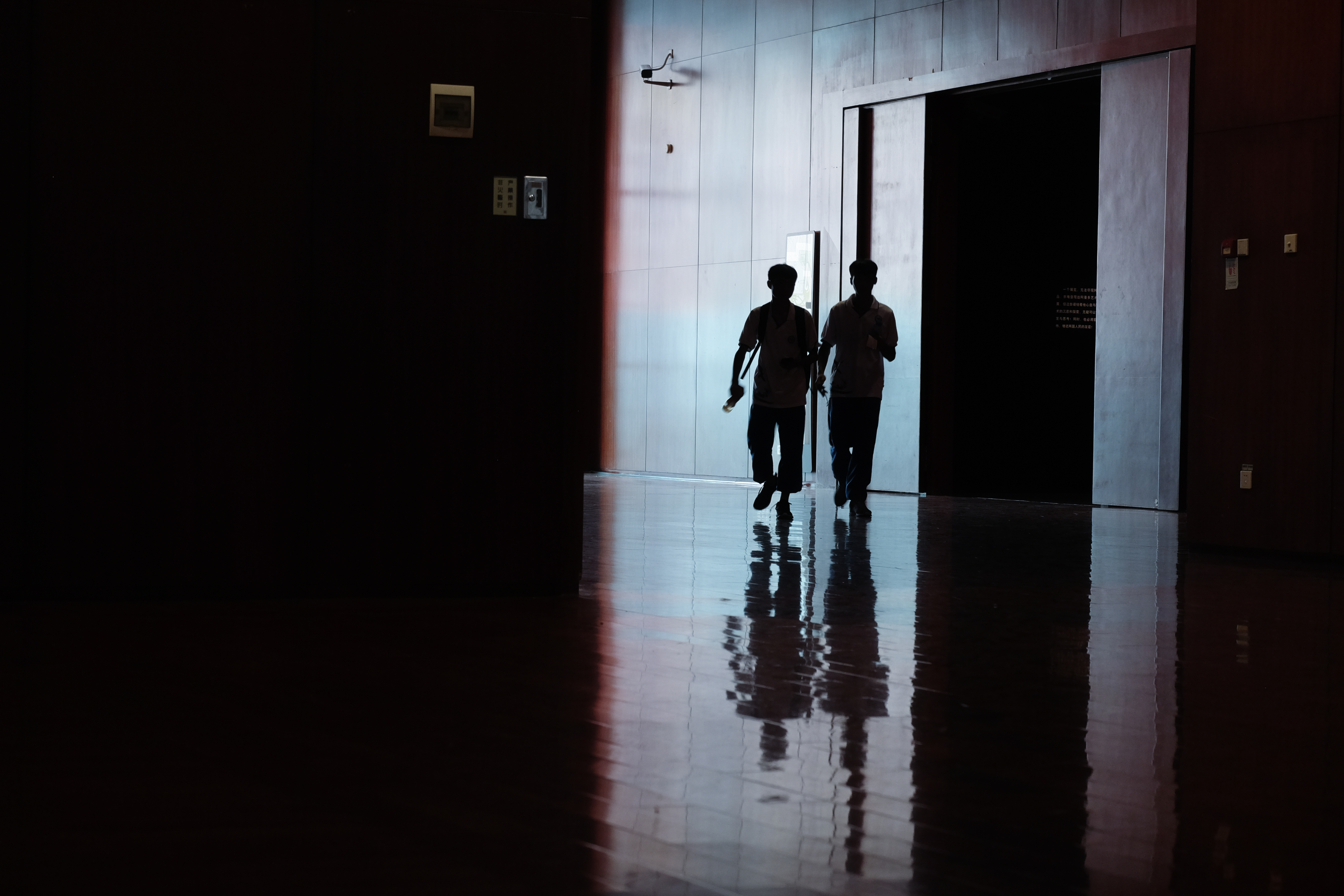 小说：长篇小说《铁色天梯》已完成67章30万字，看看纱厂街吧……