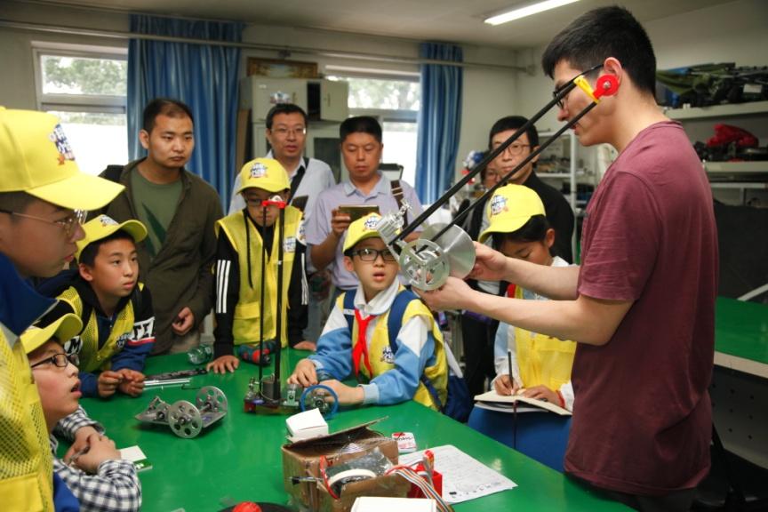 什么是“理工男的浪漫”？小记者探访“工程师摇篮”找到了答案