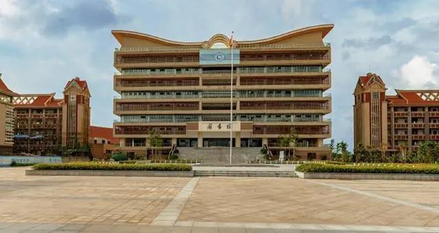 北部湾大学成为3a级景区的理由,你知道北部湾大学多大么