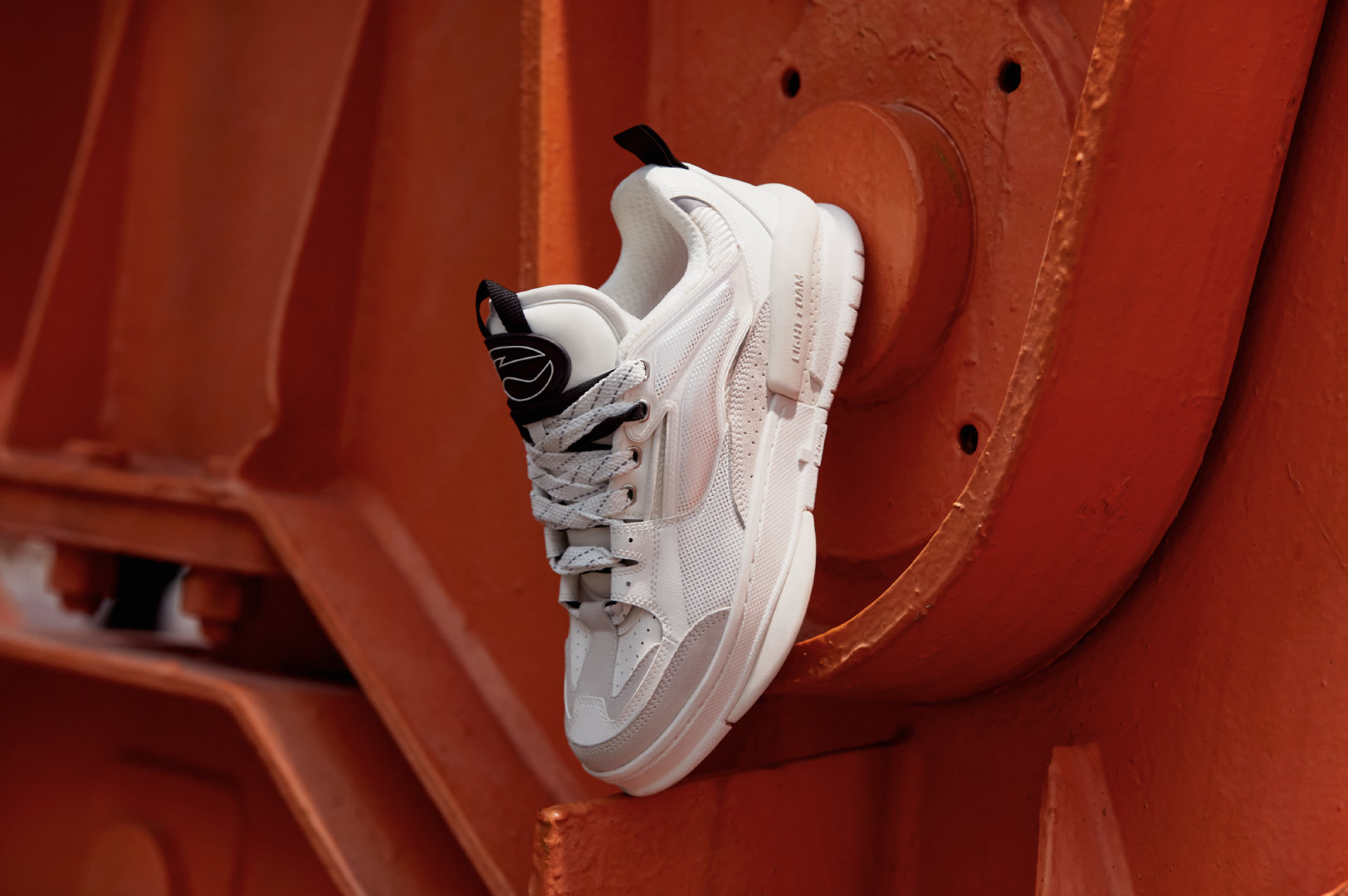 李宁sta联名跑鞋,李宁板鞋新之助