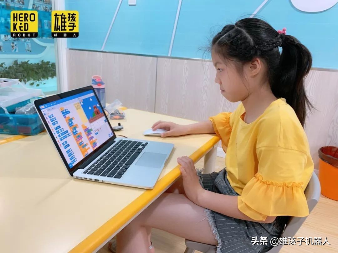 编程和数学哪个适合小朋友,数学启蒙编程有必要吗