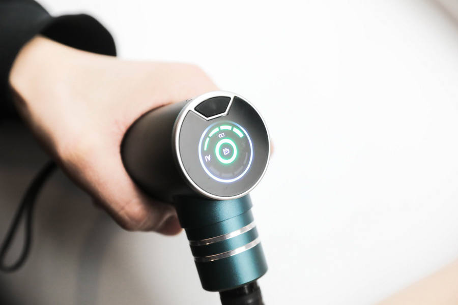 菠萝君筋膜枪高频震动,筋膜枪新二代黑科技按摩神器