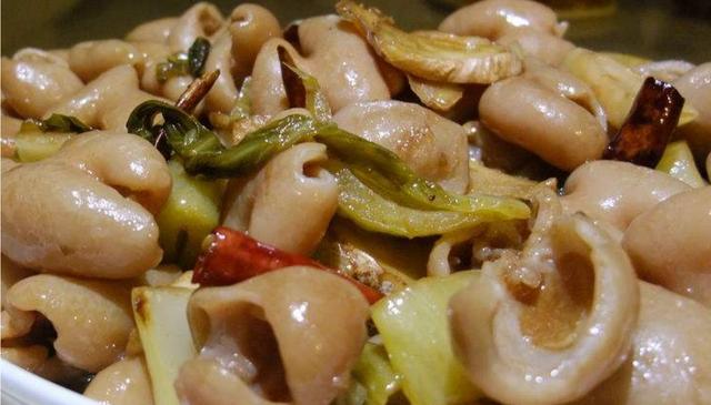 酸菜炖五花肉做法大全视频教程,酸菜鱼头豆腐汤的正宗做法小视频