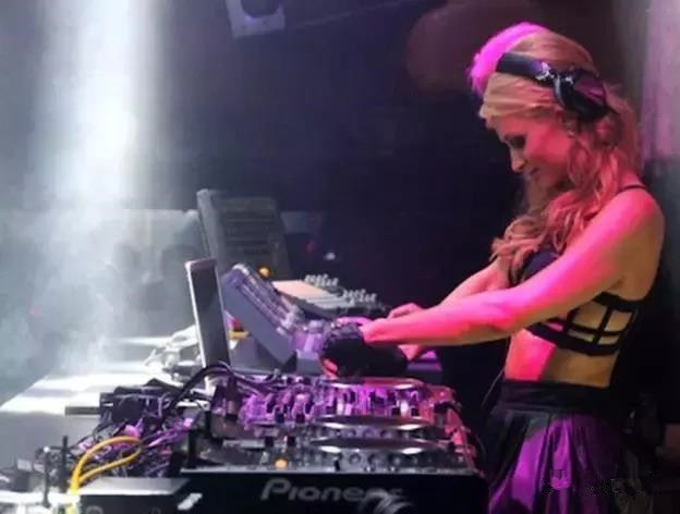 出生在贫民窟的卡戴珊,身价千万卡戴珊