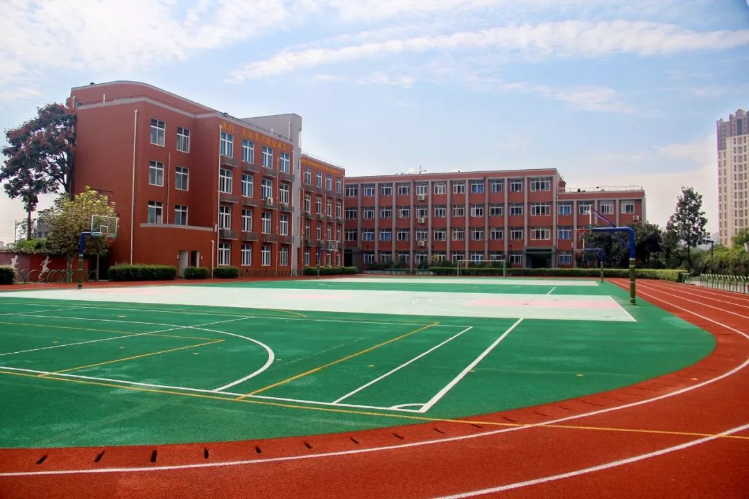 成都有没有好的师范学校,四川成都的好学校