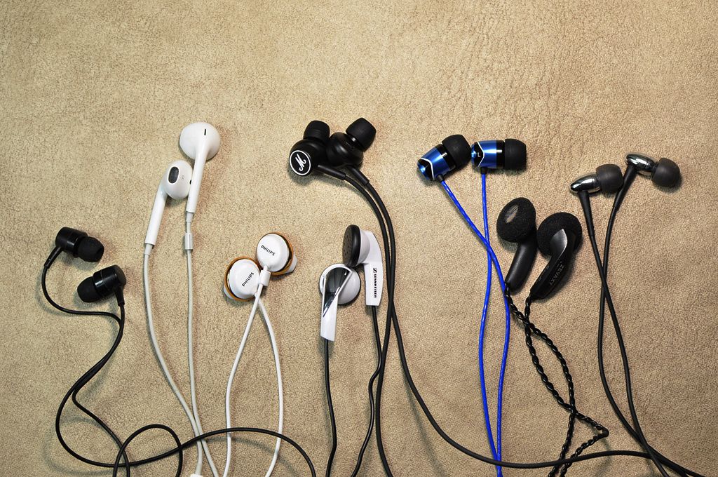 7年前这副百元耳塞横渡太平洋征服美国人，国内旗舰店仅售6千余条