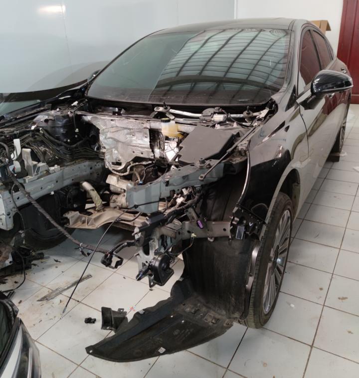 4s店服务顾问好还是保险理赔好,4s店代办保险需要注意什么