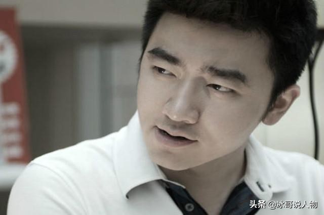 前央视主持红人芮成钢,37岁入狱进牢房?现在怎么样了