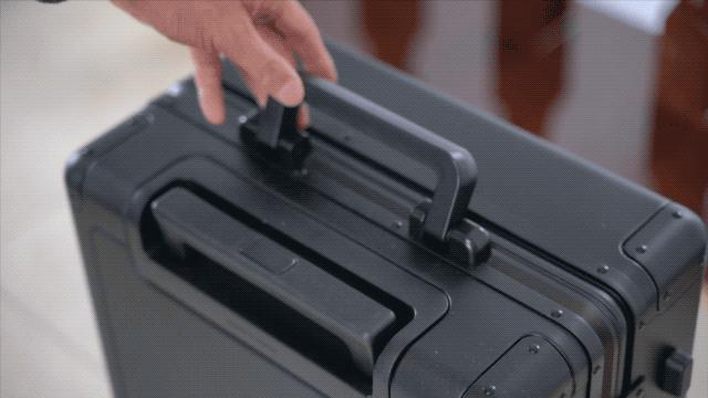 地平线8铝镁合金拉杆箱,地平线拉杆箱和elle拉杆箱哪个好