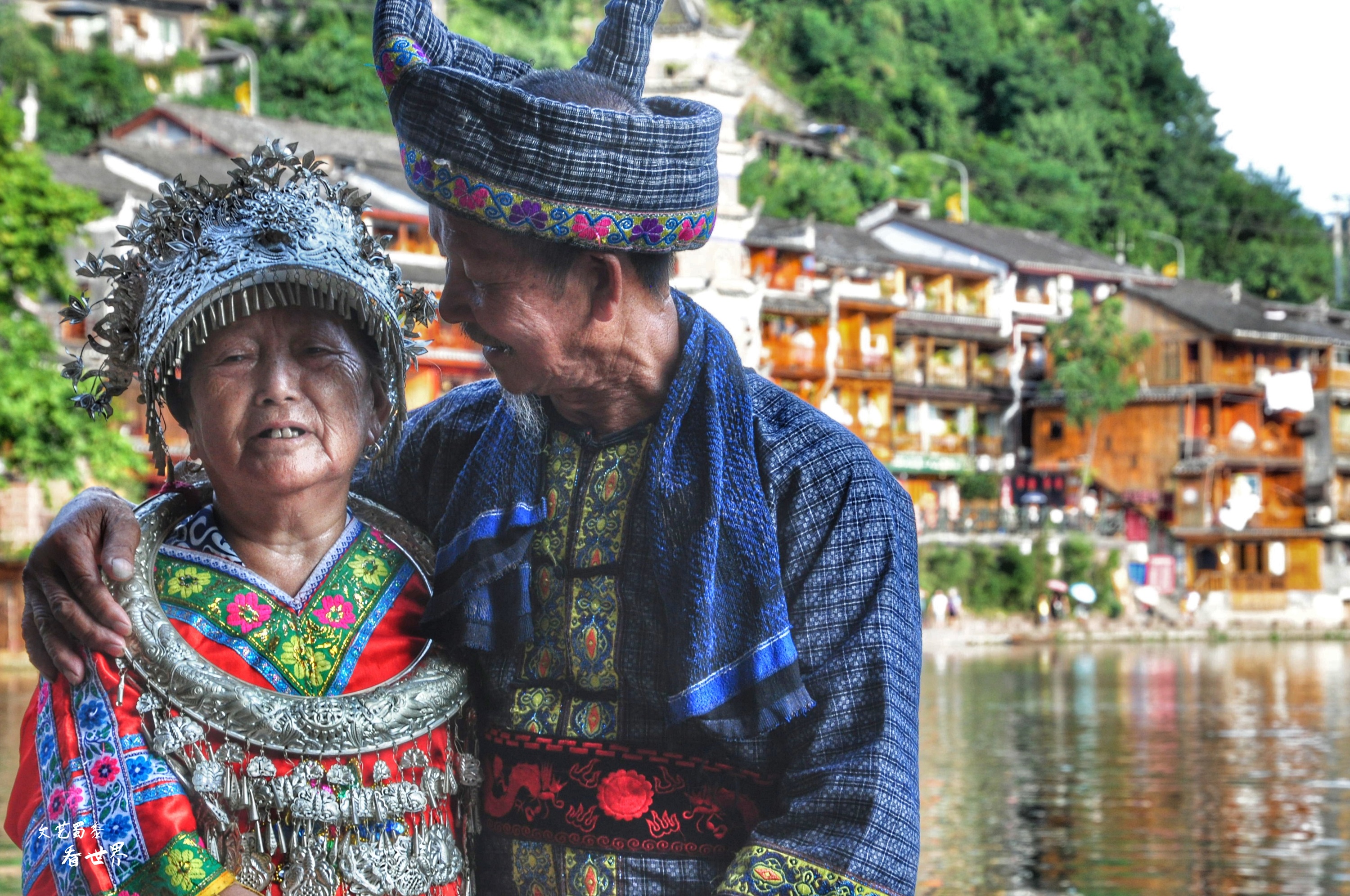 凤凰古城还值得去吗,凤凰古城值得去吗