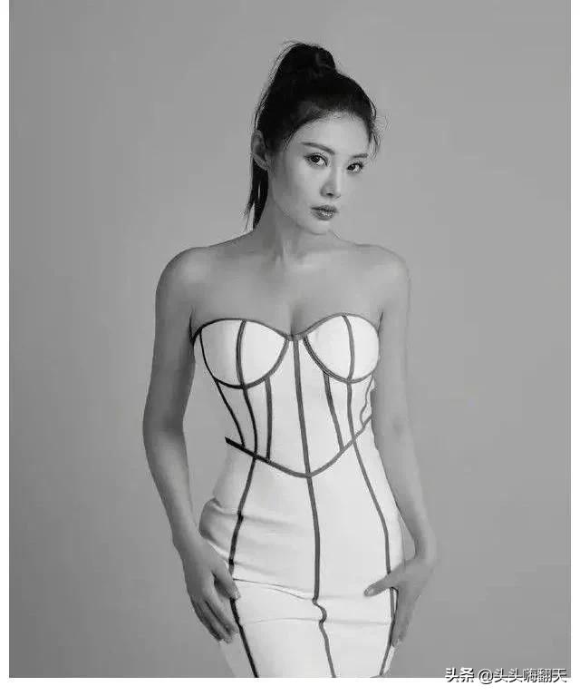 徐冬冬意大利足球宝贝高清壁纸,足球宝贝徐冬冬高清壁纸2010年