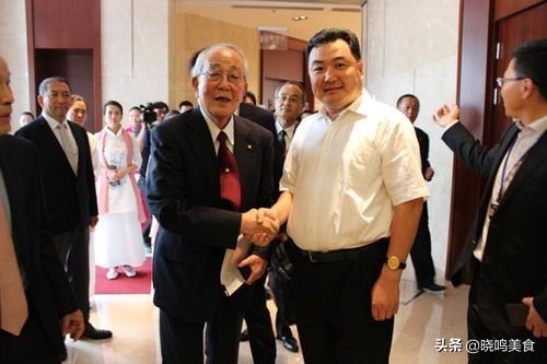 创始人吸毒又花心，部长贪污，这公司濒临倒闭，稻盛和夫：必须救