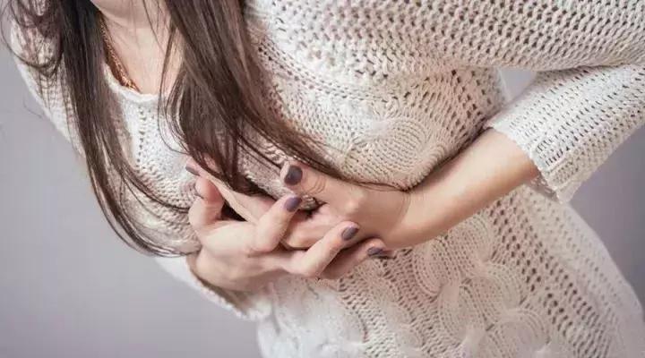 乳房疼痛后背疼痛,乳房疼痛是怎么回事怎么治