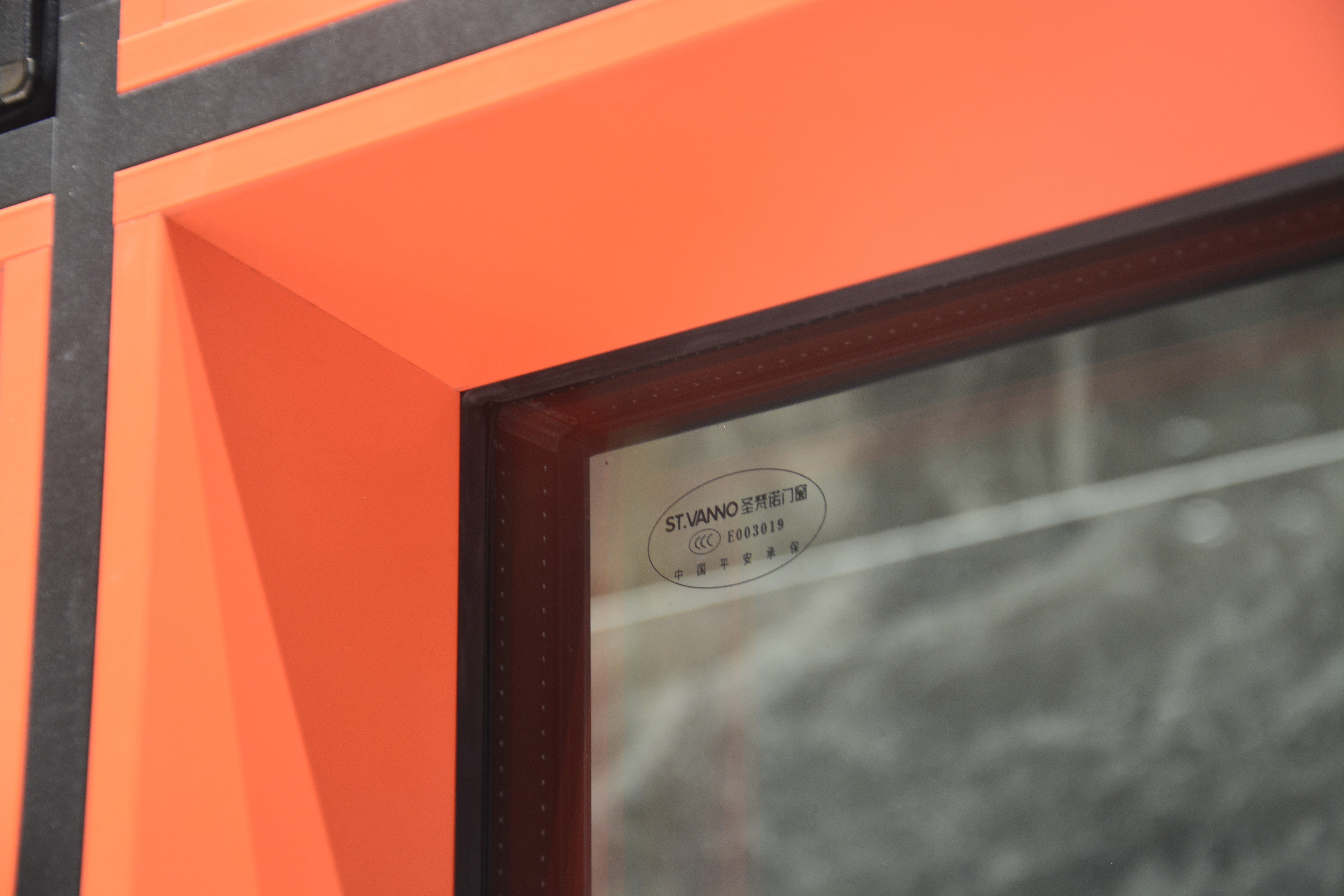 圣梵诺星睿106断桥窗仅需898元一平方？火了