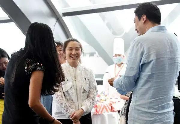 何书桓古巨基在舞厅第一次见依萍 (古巨基何书桓陆依萍)