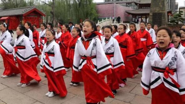 各国校服pk中国校服,台湾校服和泰国校服对比