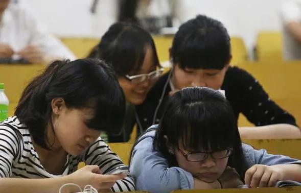 大学校园网络有多强？浏览网站的学生被警告，堪称“公开处刑”