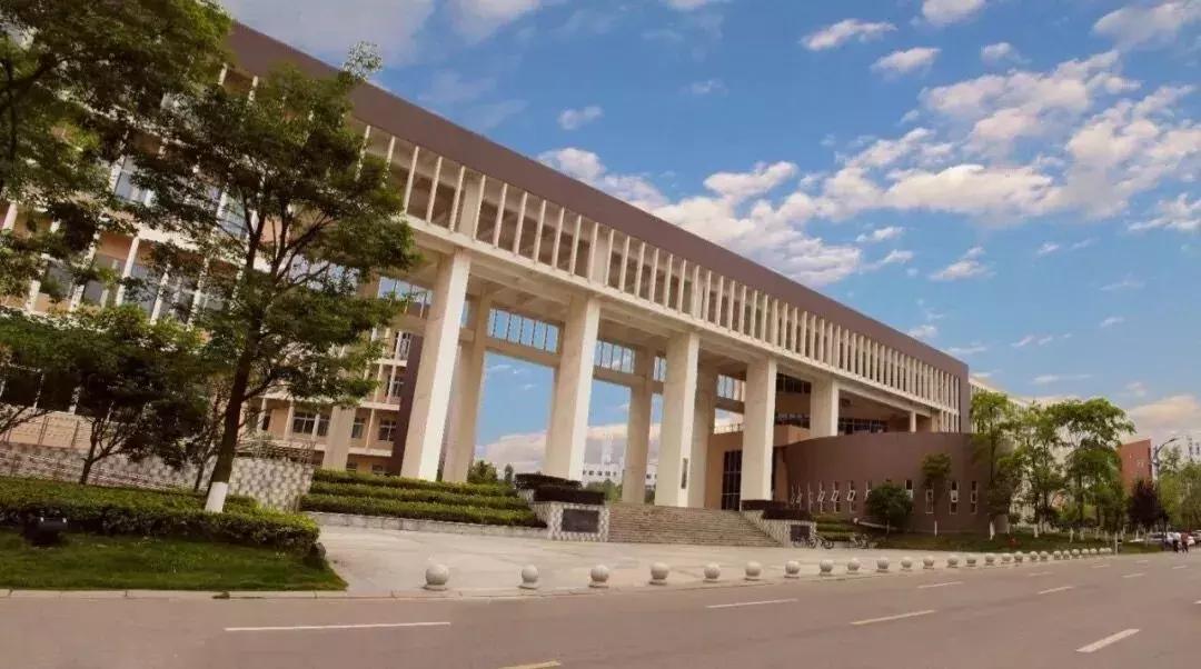 鲜橙攻略丨成都大学校园环境篇