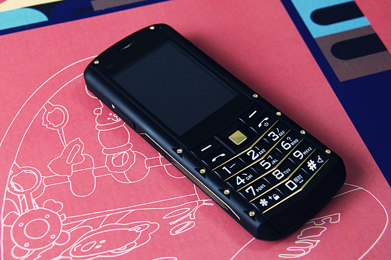 agm智能老年机,agmm5老年机怎么插卡