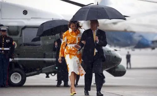 为什么雨伞能成为英国绅士的必备,英国绅士用的伞