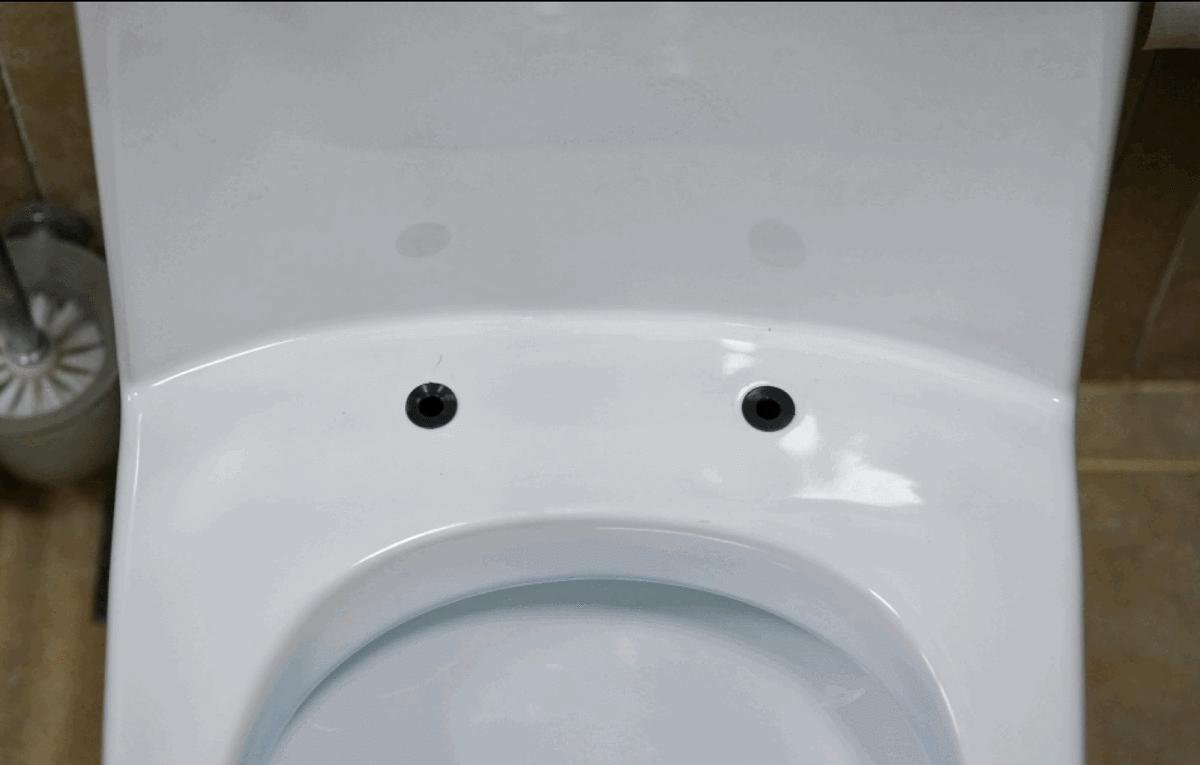 坐着小便溅到马桶边缘怎么回事,蹲马桶小便溅尿怎么办