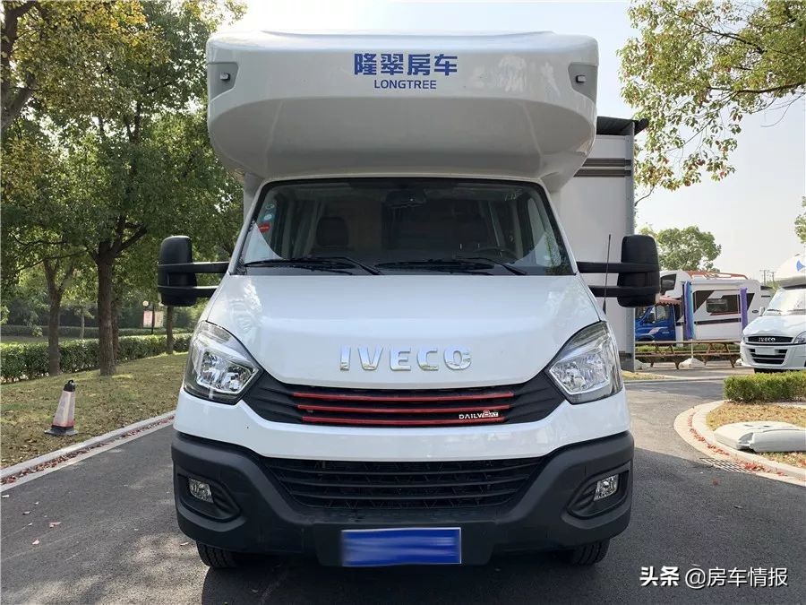 超实用超时髦的大容量房车,适合一家七口出行的四驱房车
