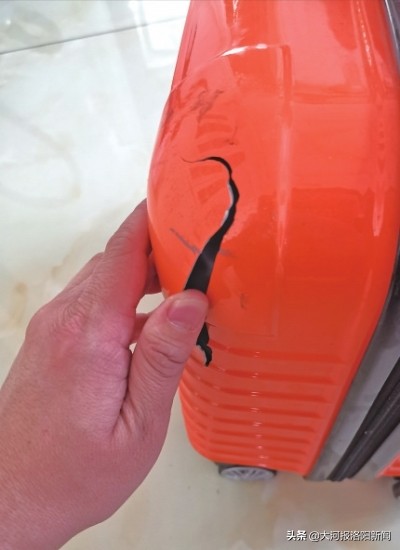 买了两个行李箱都是坏的,买二手拉杆箱