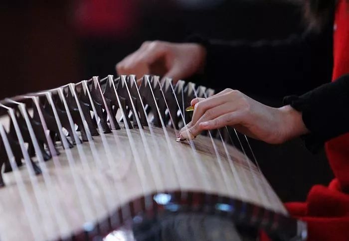 弹古筝如何能做到一个音不错,弹古筝最好的方式