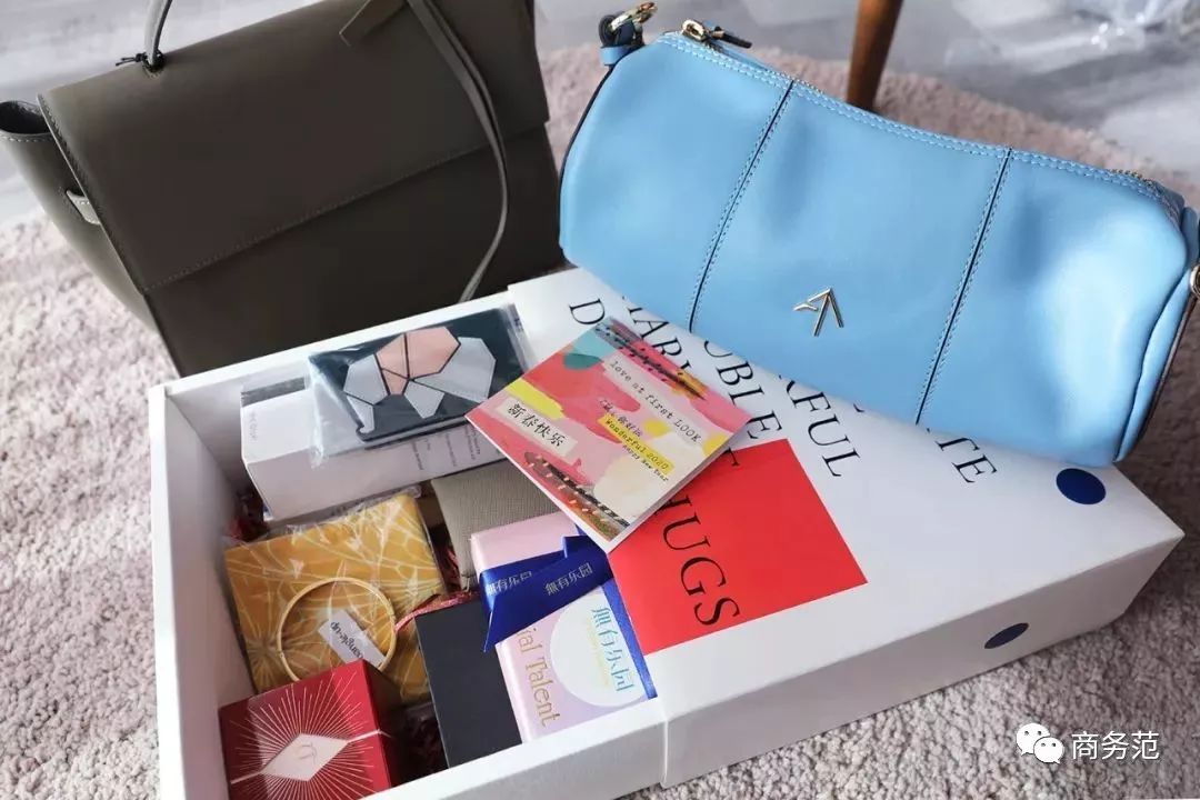 拆开之前收到的54个快递，每一份都让人感到美好