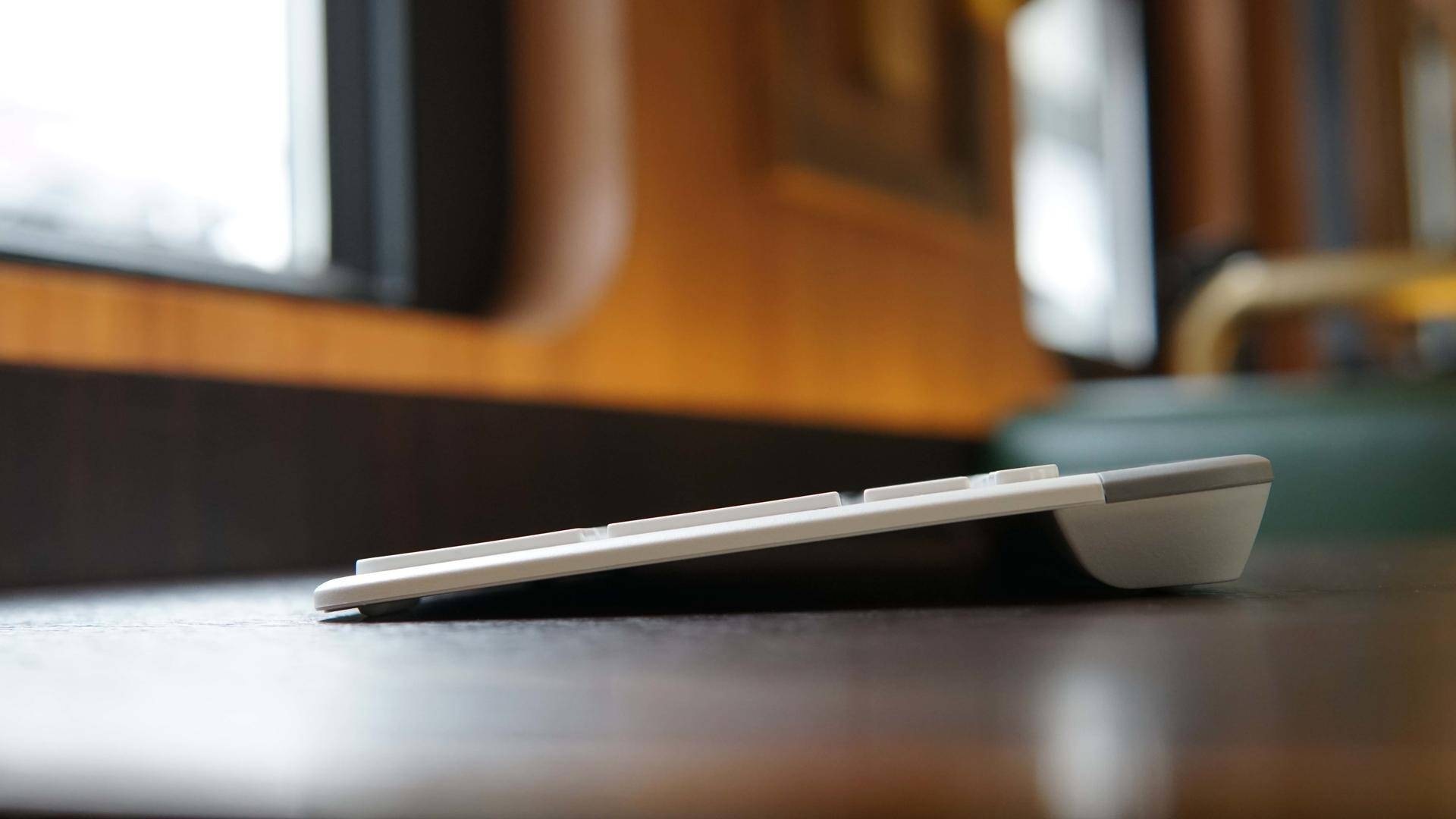 罗技MK470键鼠套装评测:轻松搭建无线办公环境,轻薄静音好体验