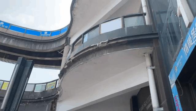 地标建筑烂尾,地标性烂尾项目