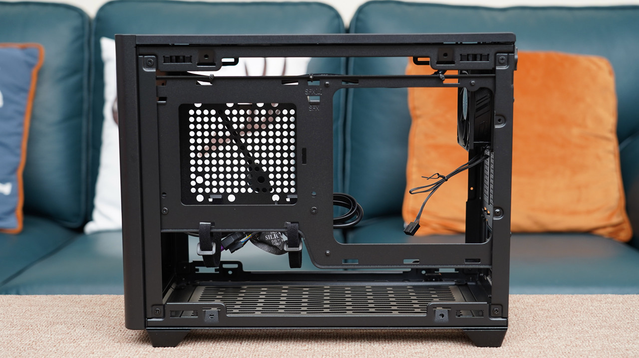 哪个机箱可以装3槽显卡,什么样的显卡适合装itx主机