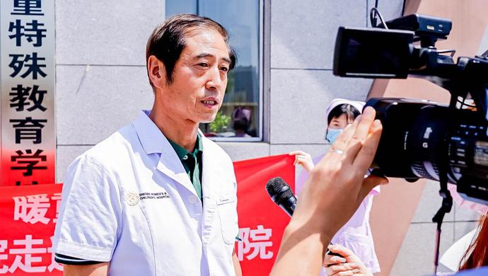 太原贞德妇儿医院,爱心公益活动暖人心捐赠贫困儿童