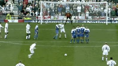 贝克汉姆带领美国足球队,贝克汉姆帮助英格兰