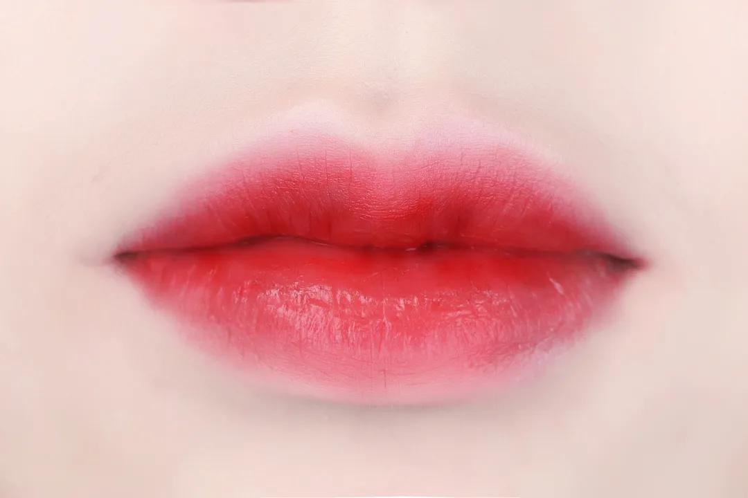 新手唇釉唇妆简单教程,各种唇型唇妆教程干净高级