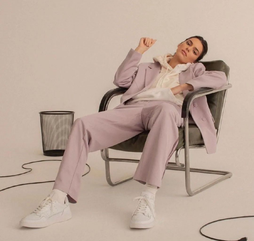 春夏就该选温柔挂！这个颜色的单品你衣柜里有吗？