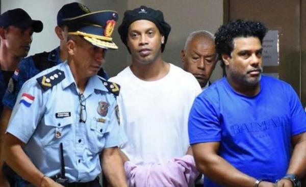 前世界足球先生小罗成为一代“囚”王