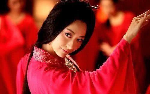 从灰姑娘逆袭成倾世皇妃的张丽华,貌若天仙却背上红颜祸水的骂名