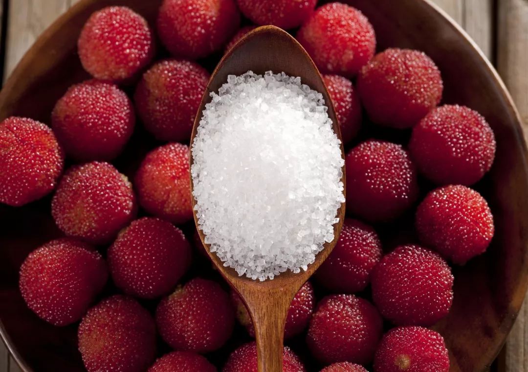 洗杨梅洗出虫子,洗杨梅用碱可以么