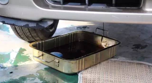 机油变黑越快是什么原因,机油一直是黄色不变黑怎么回事
