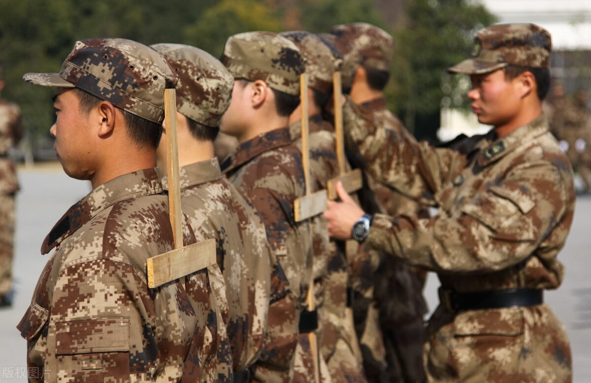 直招士官哪些条件通不过,直招士官和普通义务兵哪个好