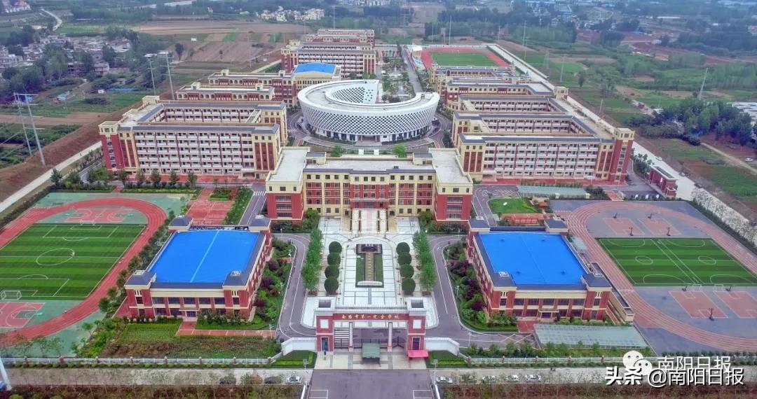 南阳完全中学校长,南阳市第一完全学校东大门图片