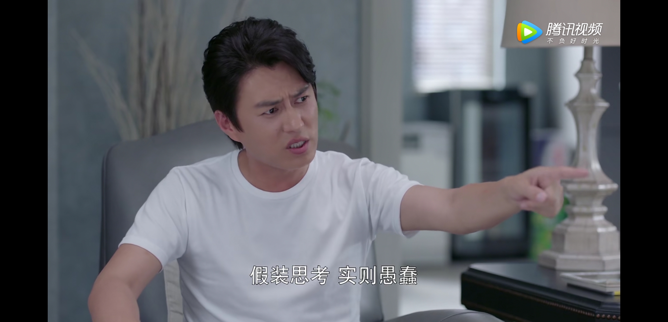 低情商怎么才能缓解尴尬,低情商的人如何自救