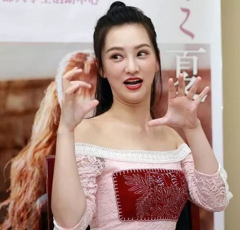 武大校花黄灿灿变化太大判若两人,黄灿灿武大校花拍了什么电视剧