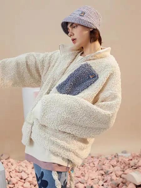 今年流行秋装明星同款,超薄明星同款春装